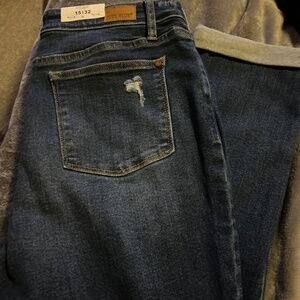 NWT Judy Blue, high waist, 15/32, dark wash, distressed